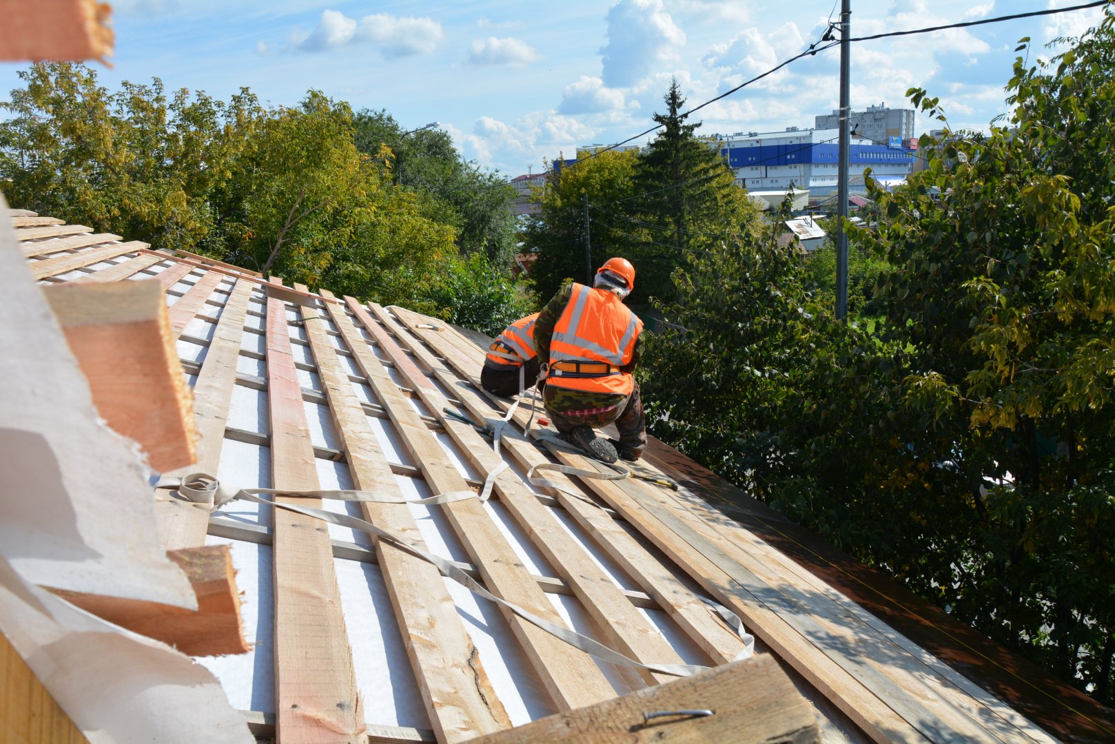 Прокуратурой района проведена проверка при проведении капитального ремонта крыши КМДОУ Детский сад № 2 п. Палех.